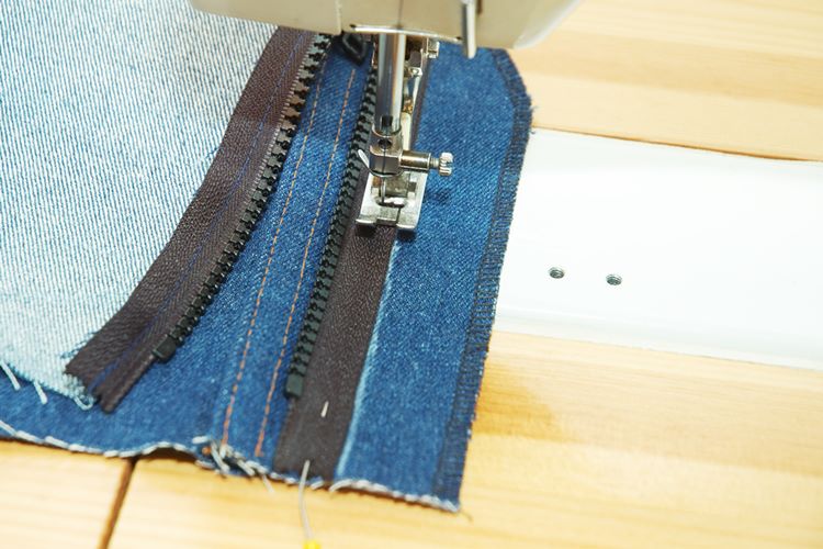 Zipper fly tutorial, sew zipper on facing